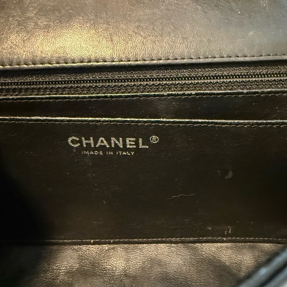 Chanel Classic Flap - Picture 12 of 17